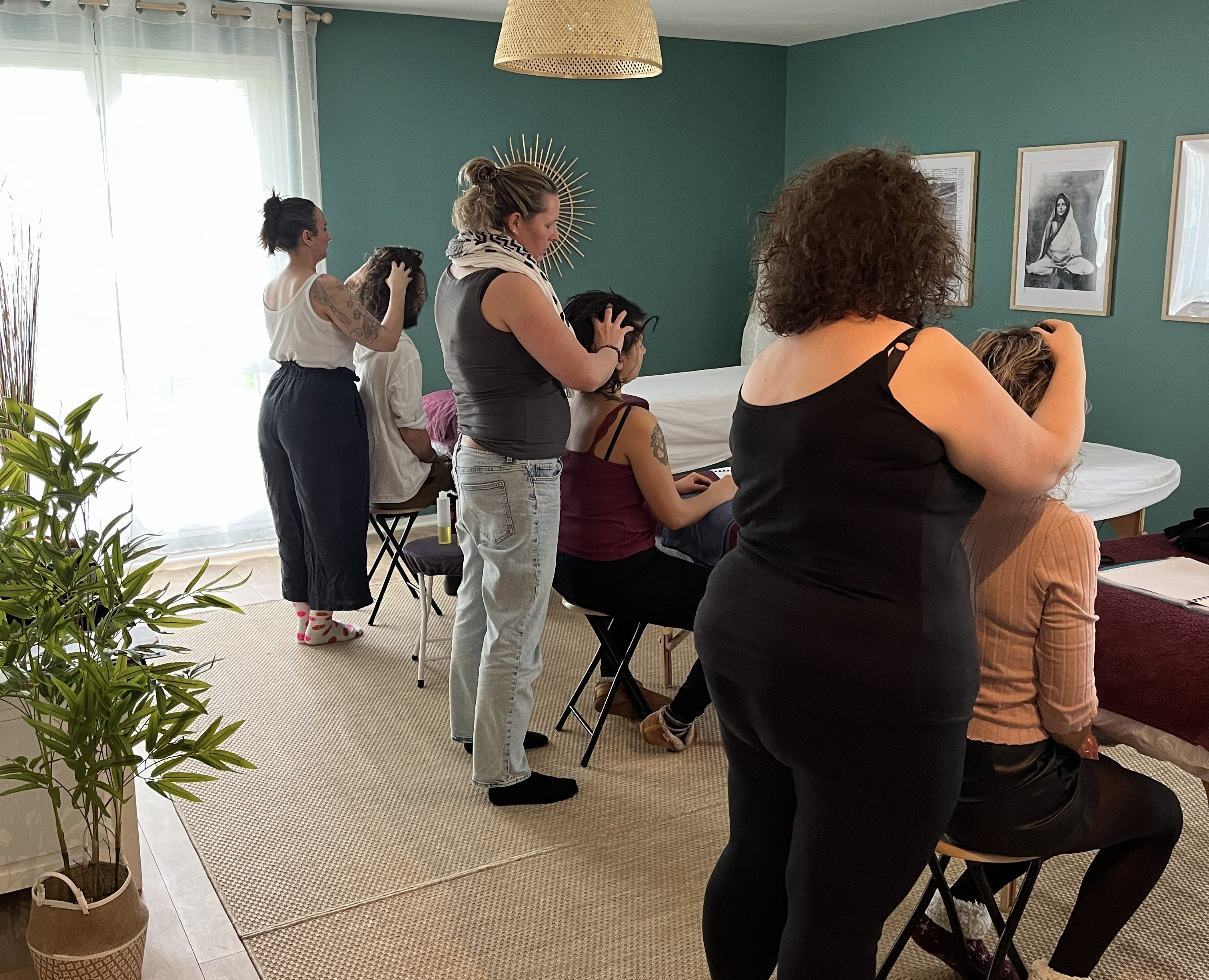 Stagiaires en binôme pendant la formation Shirotchampi à Rennes, position assise